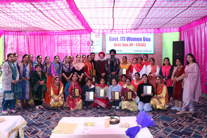 Annual prize distribution ceremony organized in ITI Una